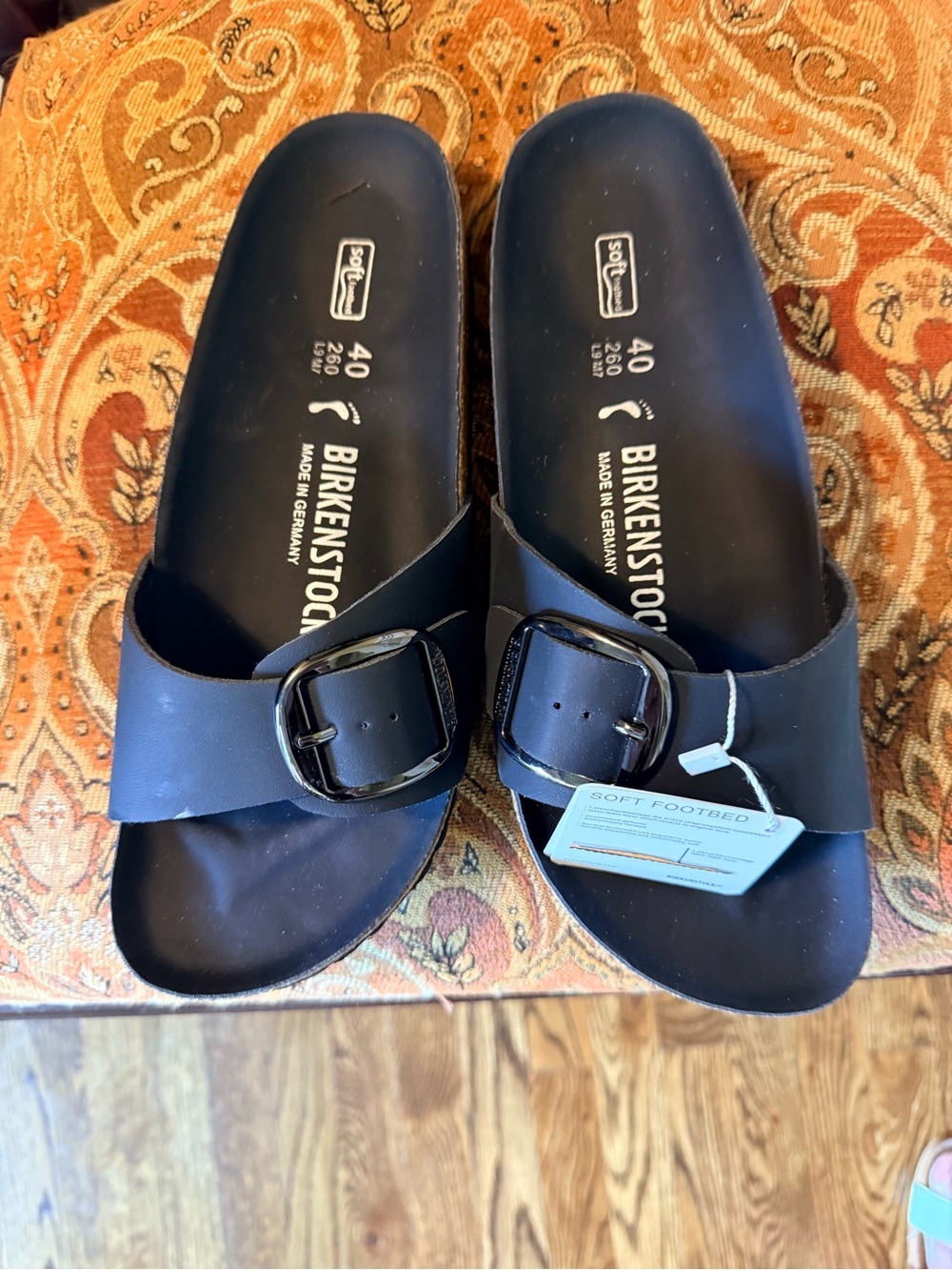 Birkenstock NWT Black Slide w/silver buckle. Soft Footbed. Size 40 - Picture 4 of 13